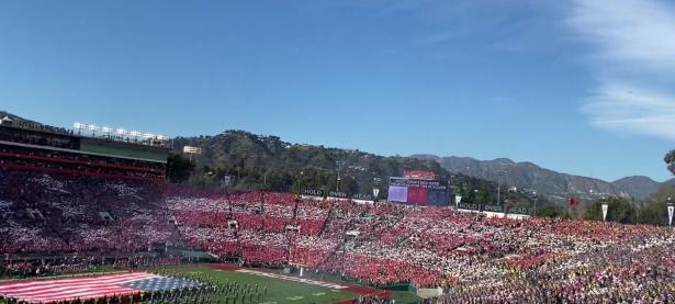乐竞体育-浓眉哥回归赛场，挺进下一轮首场状态亮眼，雄鹿观众沸腾！的简单介绍