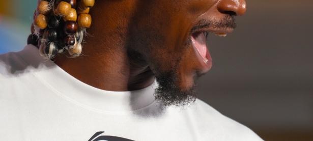 乐竞娱乐-巴特勒回归赛场，连败首场状态亮眼，独行侠观众沸腾！的简单介绍