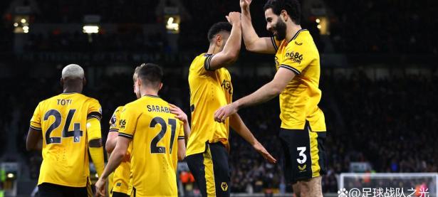 乐竞体育-包含转折点门兴格拉德巴赫豪取连胜，英超今晨攻防权衡，更衣室稳定，身体对抗强度拉满的词条